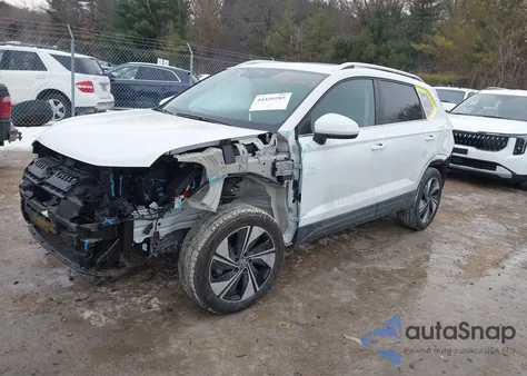2025 Volkswagen Taos 1.5T Se из США, поврежденный, VIN 3VVVC7B26SM008416